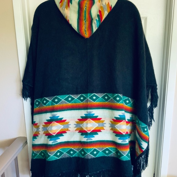 Alpaca wool embroidery hoodie cape - Picture 7 of 9
